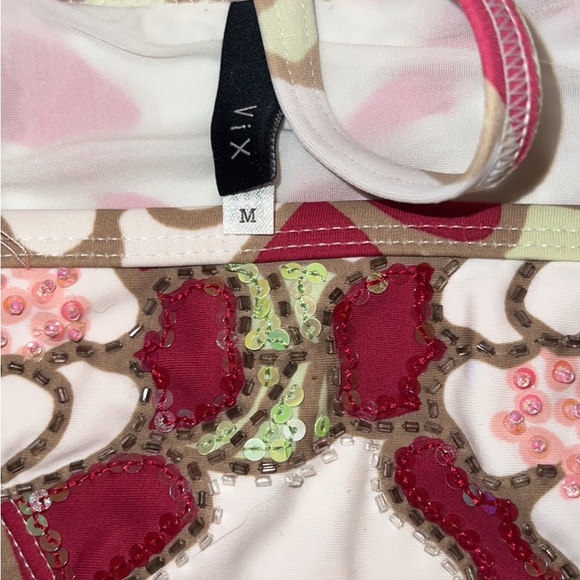 VIX NEW W/O Tags Women’s Size Medium 2 piece Sparkly Beaded String Bikini. - Picture 3 of 3